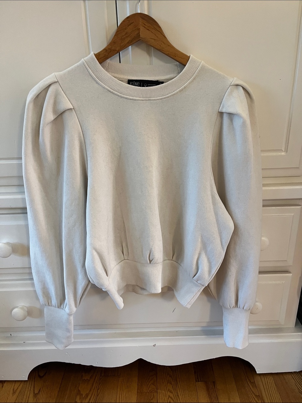 Icône puff sleeve cream sweater